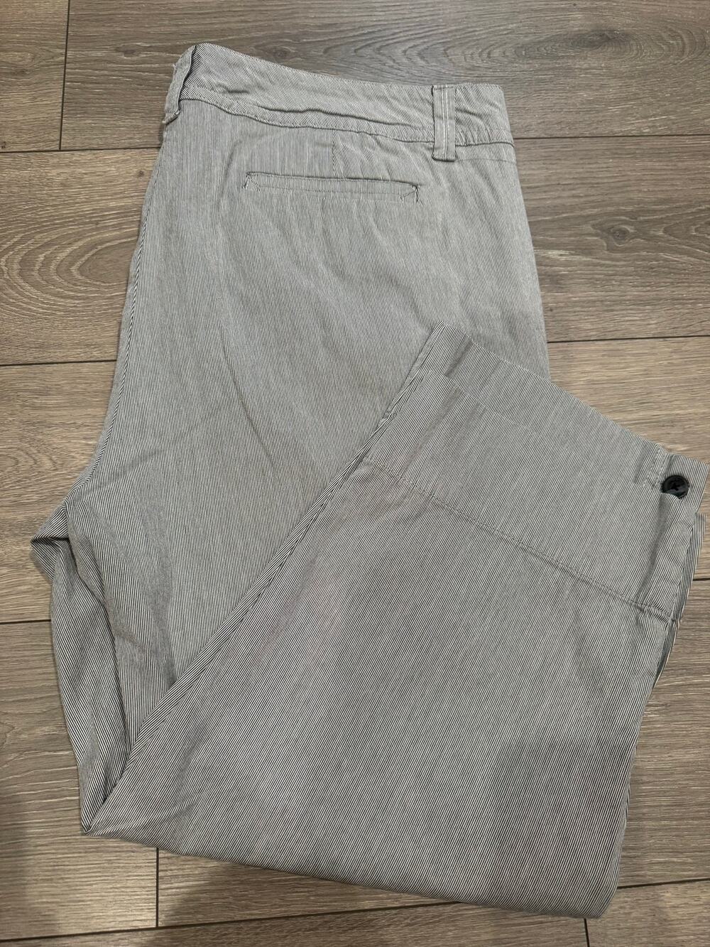 Charter Club Black & White Pinstripe Cropped Pants Size 22W